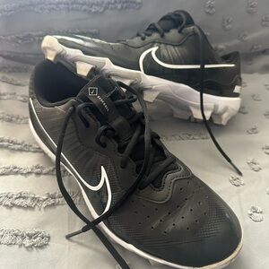 Nike Black and White Men's Baseball Cleats